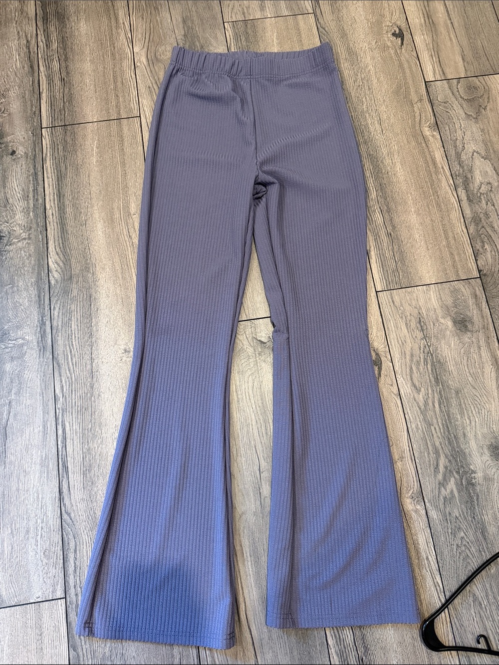 Purple ribbed, flared leggings